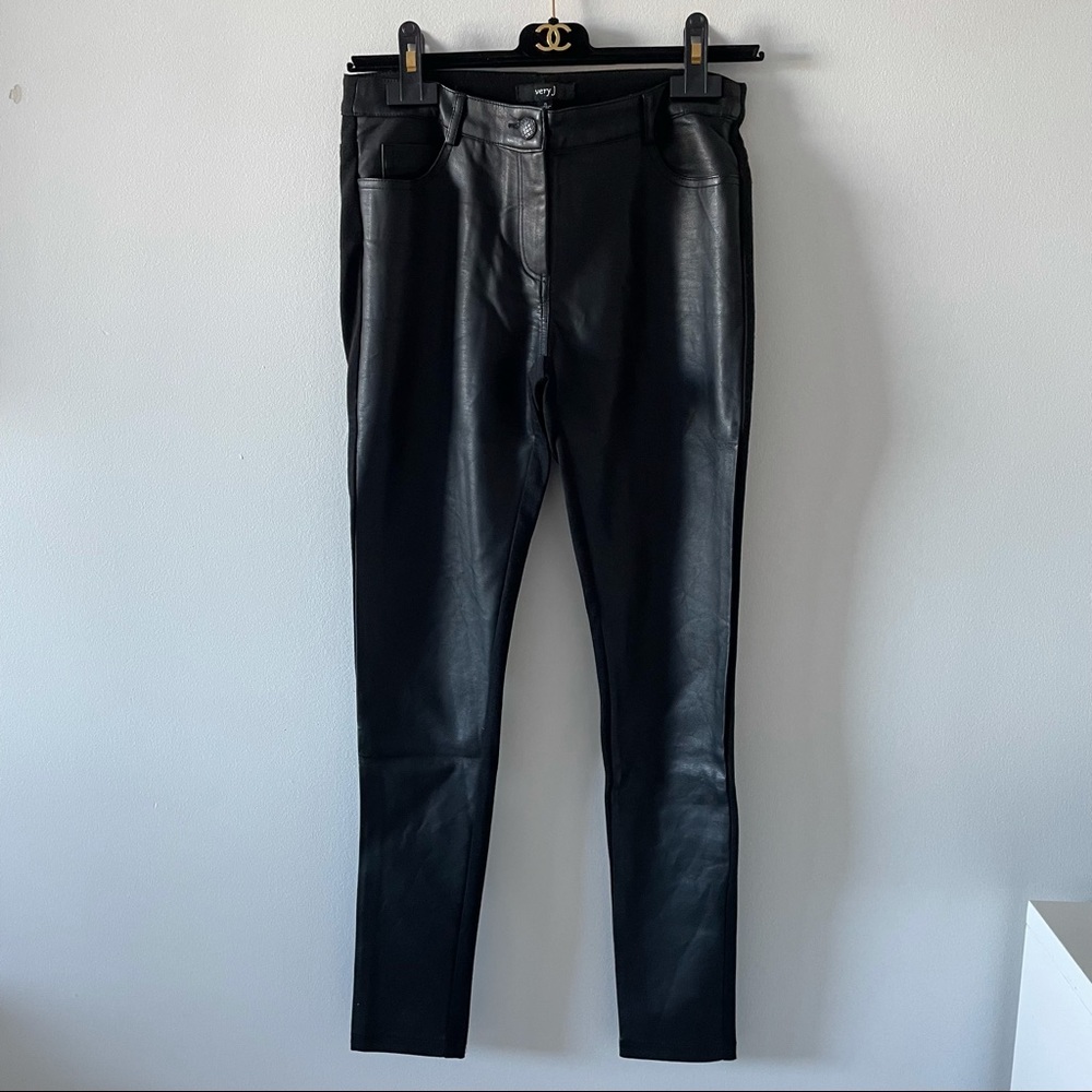 Very J vegan leather ponte pants size small from Mendocino 5 pockets small hole
